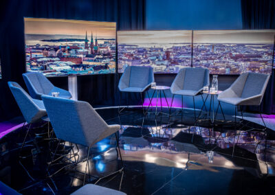 Studio esiintymislava vasemmalta puolelta